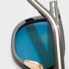 Gafas de sol con la icónica placa metálica Gafas de sol con la icónica placa metálica