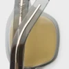 Gafas de sol con la icónica placa metálica Gafas de sol con la icónica placa metálica