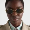 Gafas de sol con la icónica placa metálica Gafas de sol con la icónica placa metálica