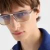Gafas de sol con la icónica placa metálica Gafas de sol con la icónica placa metálica