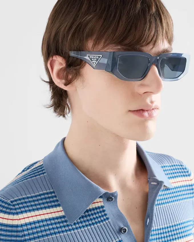 Gafas de sol con logotipo triangular Gafas de sol con logotipo triangular