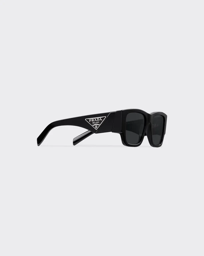 Gafas de sol con logotipo triangular Gafas de sol con logotipo triangular