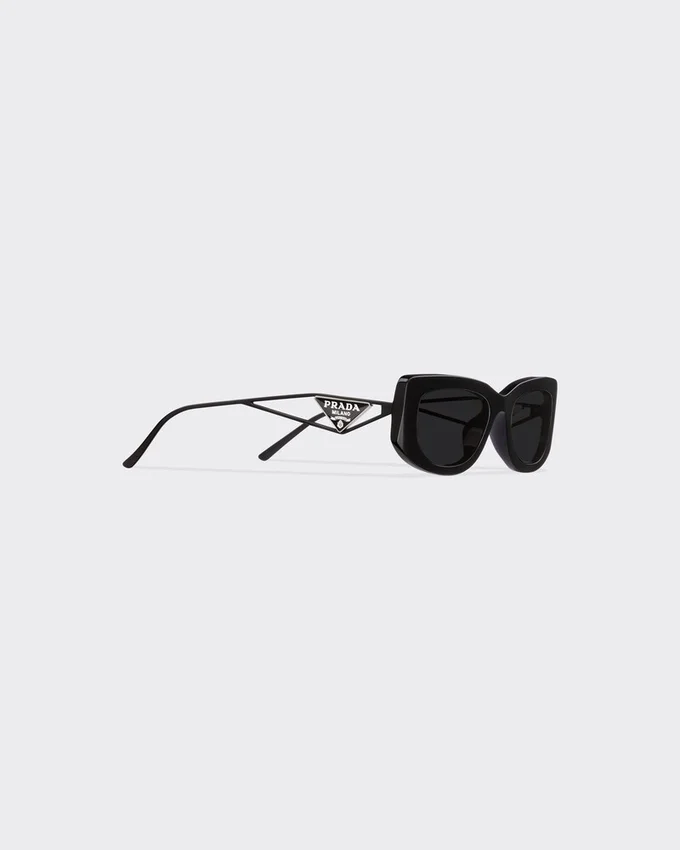 Gafas de sol con logotipo triangular Gafas de sol con logotipo triangular
