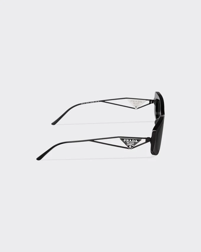 Gafas de sol con logotipo triangular Gafas de sol con logotipo triangular