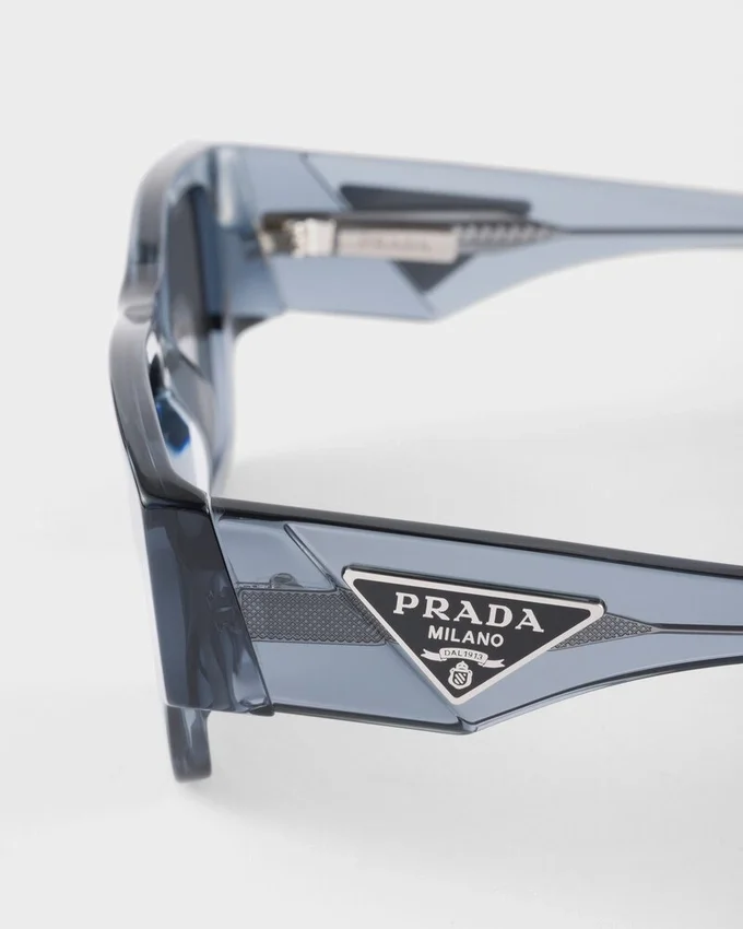 Gafas de sol con logotipo triangular Gafas de sol con logotipo triangular