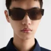 Gafas de sol con logotipo triangular Gafas de sol con logotipo triangular