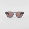 Gafas de sol con placa metálica icónica