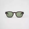Gafas de sol con placa metálica icónica