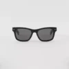 Gafas de sol con placa metálica icónica