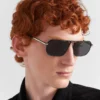 Gafas de sol con placa metálica icónica Gafas de sol con placa metálica icónica