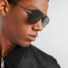Gafas de sol con placa metálica icónica