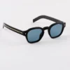 Gafas de sol con placa metálica icónica