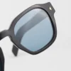 Gafas de sol con placa metálica icónica