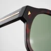 Gafas de sol con placa metálica icónica