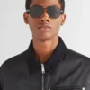Gafas de sol con placa metálica icónica