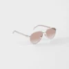 Gafas de sol Prada con la icónica placa metálica Gafas de sol Prada con la icónica placa metálica