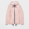 Impermeable ligero con capucha de Re-Nylon