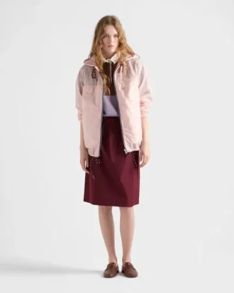 Impermeable ligero con capucha de Re-Nylon