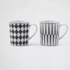 Juego de dos tazas de porcelana – Tablero de ajedrez y rayas
