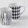 Juego de dos tazas de porcelana – Tablero de ajedrez y rayas