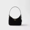 Mini bolso de ante Prada Re-Edition 2005