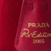 Mini bolso de ante Prada Re-Edition 2005