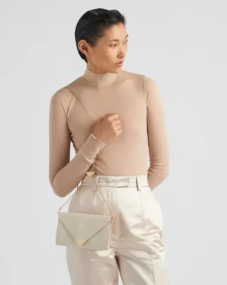 Mini bolso de charol