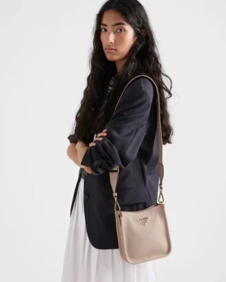 Mini bolso de hombro de cuero