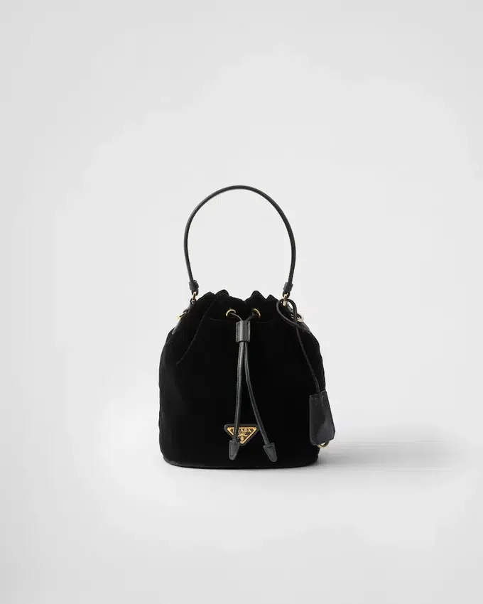 Mini bolso de terciopelo con detalles de piel napa Mini bolso de terciopelo con detalles de piel napa