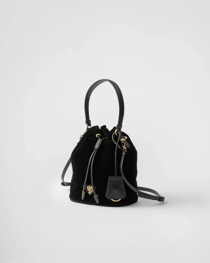 Mini bolso de terciopelo con detalles de piel napa Mini bolso de terciopelo con detalles de piel napa