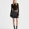 Minifalda de lana plisada con costura rush Minifalda de lana plisada con costura rush