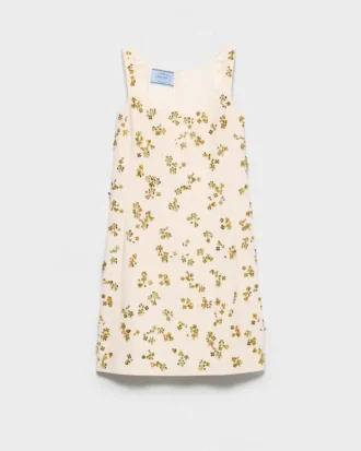 Minivestido con bordado en forma de chevron