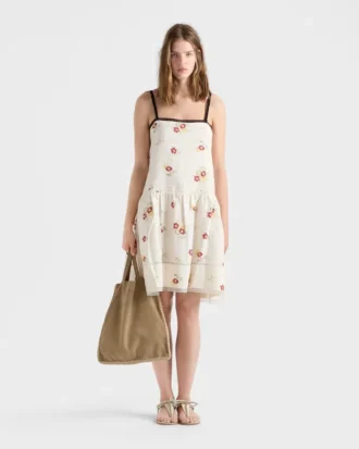 Minivestido de lino bordado con motivo floral