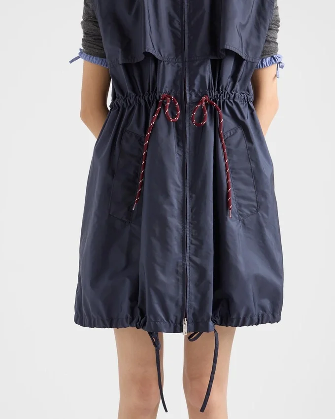 Minivestido ligero y sin mangas de Re-Nylon Minivestido ligero y sin mangas de Re-Nylon