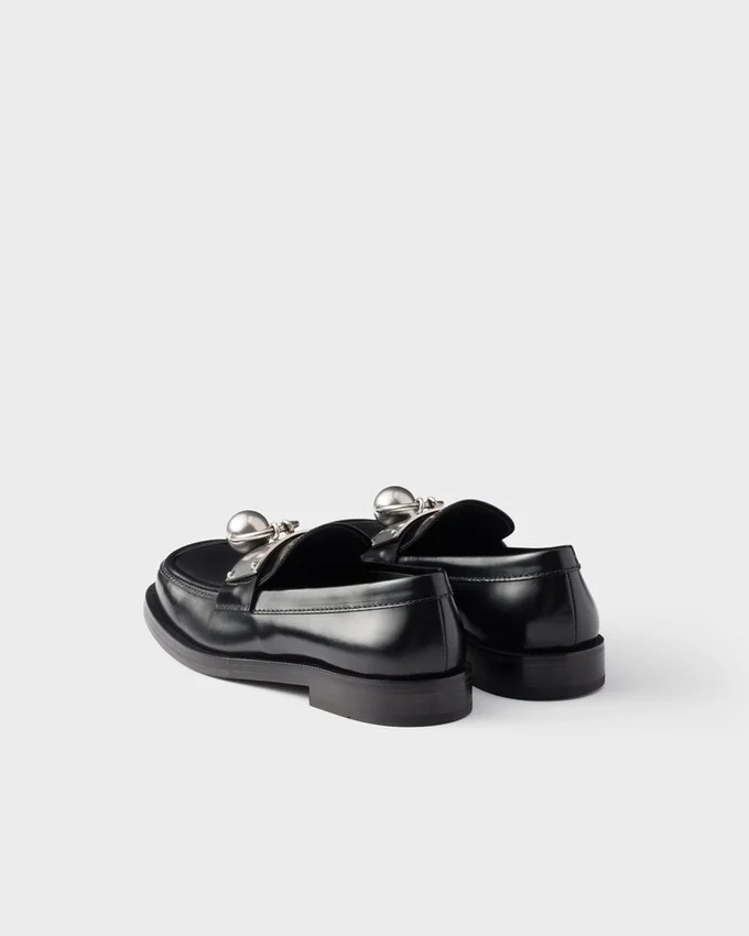 Mocasines de cuero cepillado con anilla metálica Mocasines de cuero cepillado con anilla metálica