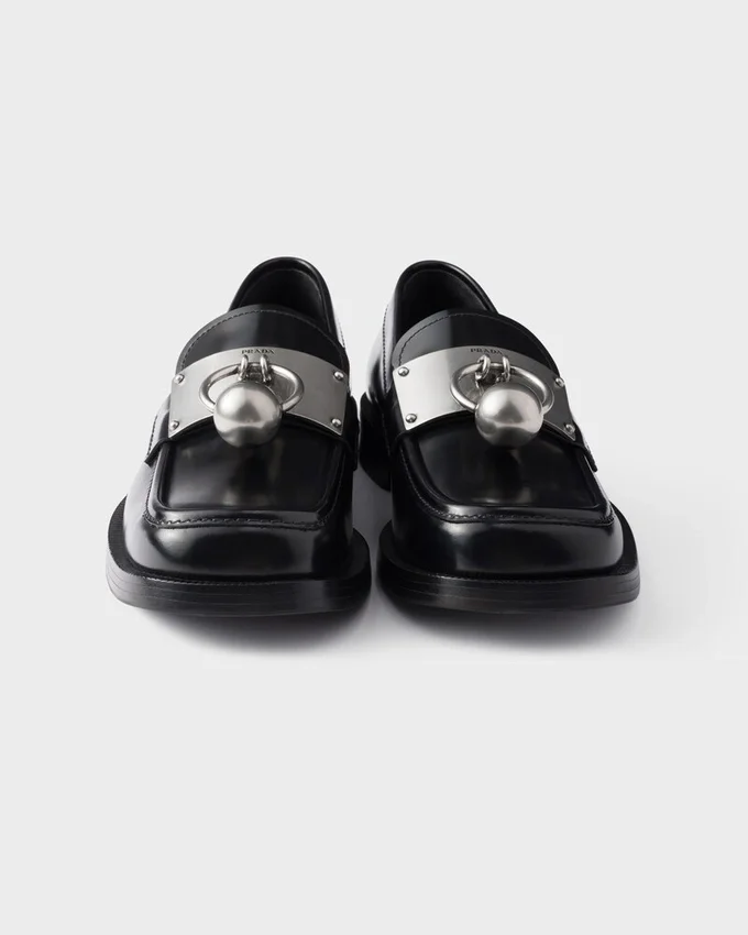 Mocasines de cuero cepillado con anilla metálica Mocasines de cuero cepillado con anilla metálica