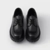 Mocasines de cuero con cordones Mocasines de cuero con cordones