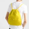 Mochila con cordón de Re-Nylon