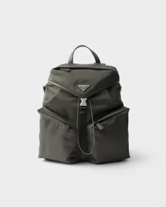 Mochila de Re-Nylon y cuero Mochila de Re-Nylon y cuero