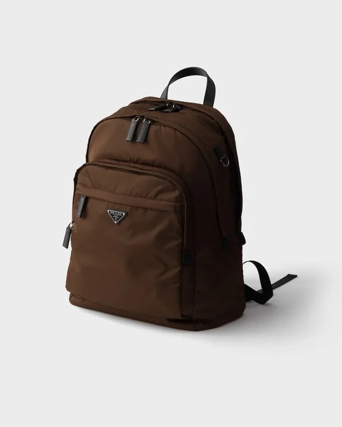 Mochila de Re-Nylon y piel Saffiano Mochila de Re-Nylon y piel Saffiano