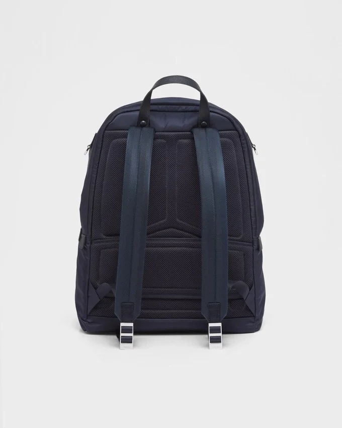 Mochila de Re-Nylon y piel Saffiano Mochila de Re-Nylon y piel Saffiano