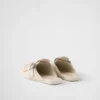 Mules de cuero con flecos Shuffle
