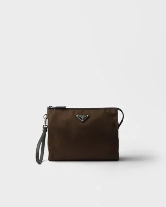 Neceser de Re-Nylon y cuero Saffiano Neceser de Re-Nylon y cuero Saffiano