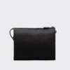 Neceser de Re-Nylon y cuero Saffiano Neceser de Re-Nylon y cuero Saffiano