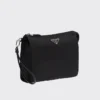 Neceser de Re-Nylon y cuero Saffiano Neceser de Re-Nylon y cuero Saffiano
