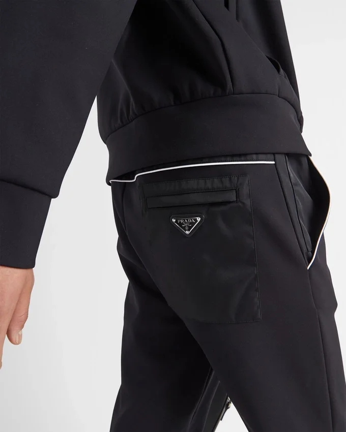 Pantalones de chándal con detalles de Re-Nylon Pantalones de chándal con detalles de Re-Nylon