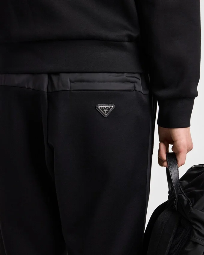 Pantalones de felpa de algodón con detalles de Re-Nylon Pantalones de felpa de algodón con detalles de Re-Nylon