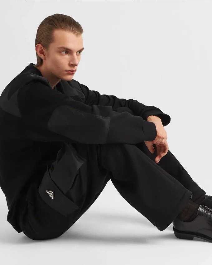 Pantalones de felpa de algodón con detalles de Re-Nylon Pantalones de felpa de algodón con detalles de Re-Nylon