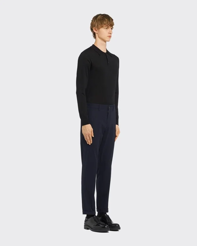 Pantalones de tejido técnico ligeramente elástico Pantalones de tejido técnico ligeramente elástico