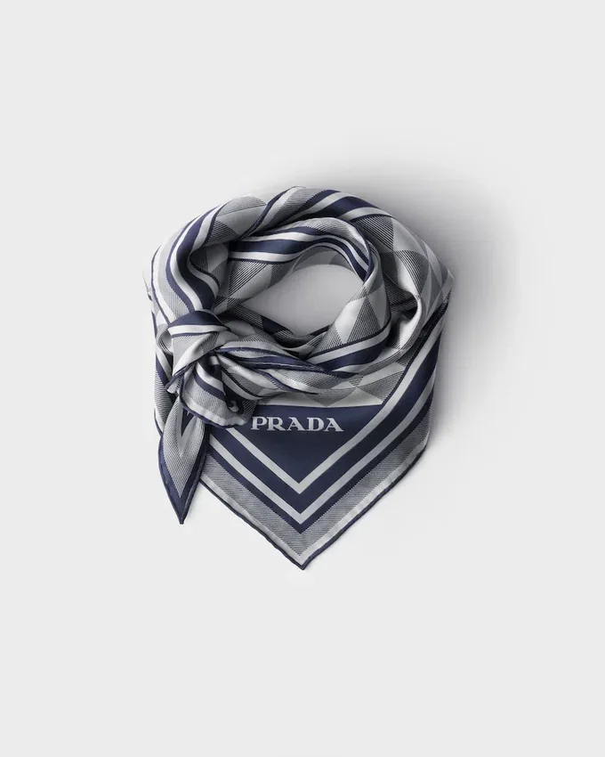 Pañuelo de seda estampado Pañuelo de seda estampado